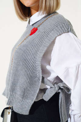 Kalp Nakışlı Triko Kısa Süveter Gri - Kadın Giyim Modelleri