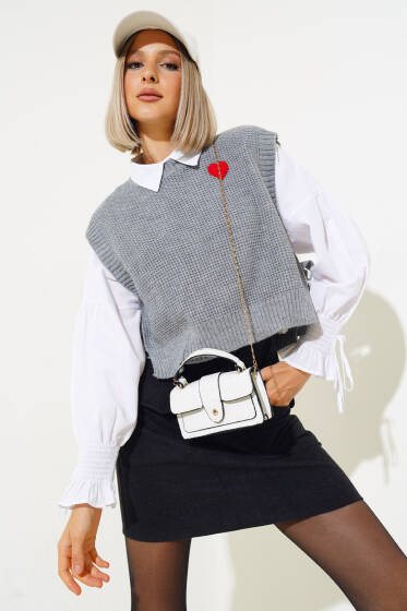 Kalp Nakışlı Triko Kısa Süveter Gri - Yeni Giyim