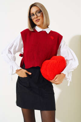 Kalp Nakışlı Triko Kısa Süveter Kırmızı - Kadın Giyim Modelleri