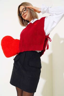 Kalp Nakışlı Triko Kısa Süveter Kırmızı - Kadın Giyim Modelleri