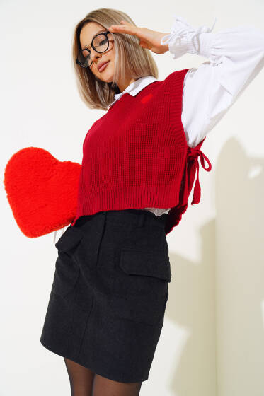 Kalp Nakışlı Triko Kısa Süveter Kırmızı - Yeni Giyim