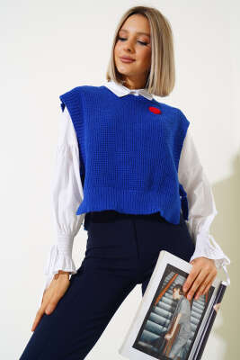 Kalp Nakışlı Triko Kısa Süveter Saks - Kadın Giyim Modelleri