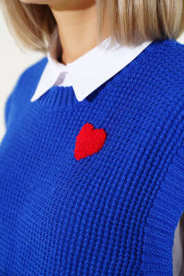 Kalp Nakışlı Triko Kısa Süveter Saks - Kadın Giyim Modelleri