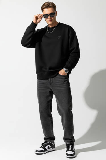 Kalp Nakışlı Üç İplik Erkek Sweatshirt Siyah - Erkek Sweatshirt