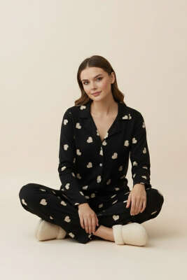 Kalp Süslemeli Düğmeli Süet Pijama Takımı Siyah Beyaz - HEPYEK BASIC
