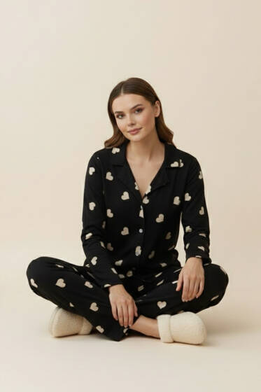 Kalp Süslemeli Düğmeli Süet Pijama Takımı Siyah Beyaz - Pijama