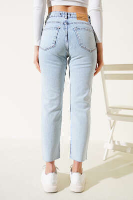 Kalp Taşlı Kesik Dar Paça Kot Pantolon Kar Açık - Kadın Giyim Modelleri