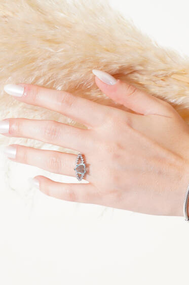 Kalpli Küçük Taşlı Yüzük Gümüş - Yüzük