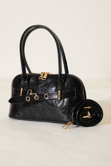 Kanca Detaylı Fermuarlı Rugan Çanta Siyah - Kol Çantası