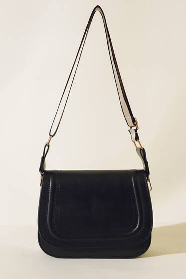 Kapaklı Baget Çanta Siyah - Kol Çantası