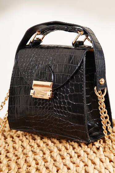 Kapaklı Çapraz El ve Omuz Çantası Siyah - Kol Çantası