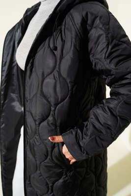 Kapitone Fermuarlı Kapüşonlu Mont Siyah - Mont