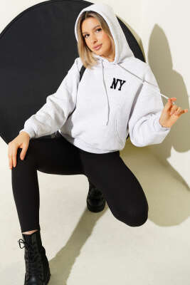 Kapşonlu Ny Baskılı Sweatshirt Melanj Gri - Kadın Giyim Modelleri