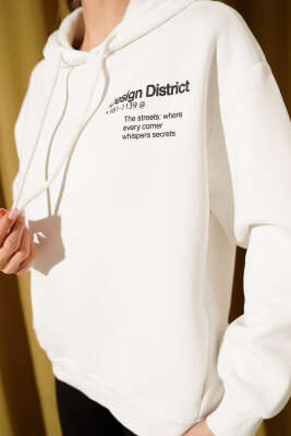 Kapüşonlu Baskılı Üç İplik Sweatshirt Ekru - Kadın Giyim Modelleri