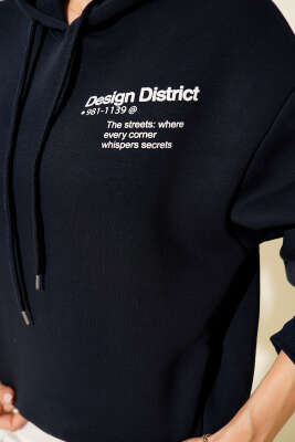 Kapüşonlu Baskılı Üç İplik Sweatshirt Lacivert - Kadın Giyim Modelleri