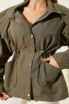 Kapüşonlu Bel Lastikli Kısa Trençkot Haki - Kadın Giyim Modelleri