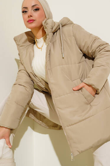 Kapüşonlu Cepli Kapitone Kısa Mont Bej - Bayan Mont