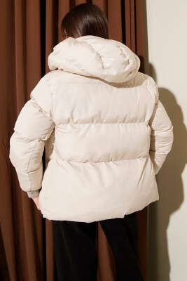 Kapüşonlu Cepli Kısa Şişme Mont Taş - Kadın Giyim Modelleri