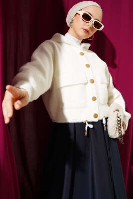 Kapüşonlu Çıtçıtlı Kısa Triko Hırka Beyaz 