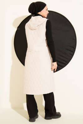 Kapüşonlu Düğmeli Kapitone Yelek Bej - Yelek