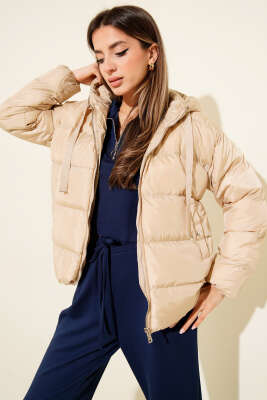 Kapüşonlu Fermuarlı Kısa Şişme Mont Bej - BIGDART