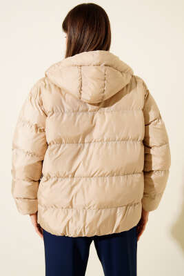 Kapüşonlu Fermuarlı Kısa Şişme Mont Bej - Kadın Giyim Modelleri