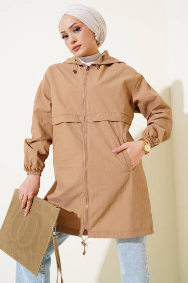 Kapüşonlu Fermuarlı Yağmurluk Latte - Kap