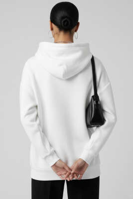 Kapüşonlu Kanguru Cepli Sweatshirt Ekru - Kadın Giyim Modelleri