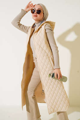 Kapüşonlu Kapitone Uzun Yelek Ekru 