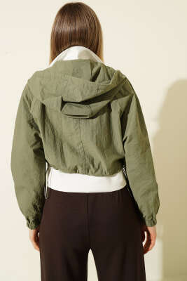 Kapüşonlu Paraşüt Crop Ceket Haki - Kadın Giyim Modelleri