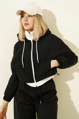 Kapüşonlu Paraşüt Crop Ceket Siyah - LEVURE