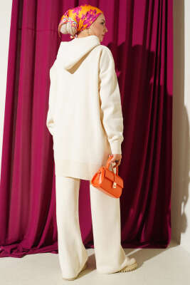 Kapüşonlu Ponponlu Triko İkili Takım Bej - İkili Takım