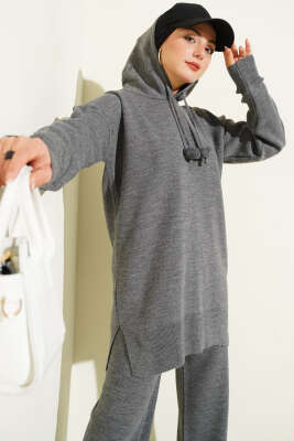 Kapüşonlu Ponponlu Triko İkili Takım Füme 