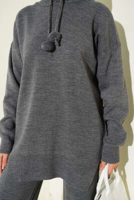 Kapüşonlu Ponponlu Triko İkili Takım Füme - İkili Takım