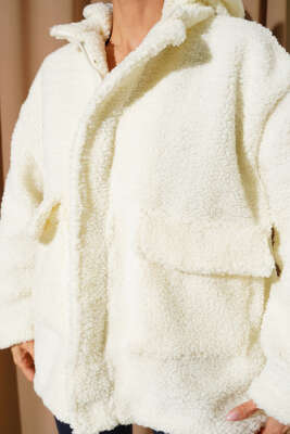 Kapüşonlu Torba Cepli Peluş Mont Ekru - Kadın Giyim Modelleri