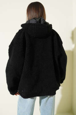 Kapüşonlu Torba Cepli Peluş Mont Siyah - Kadın Giyim Modelleri