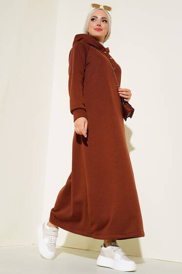 Kapüşonlu Yaka Çıtçıtlı Üç İplik Elbise Kahve - Tesettür Elbise