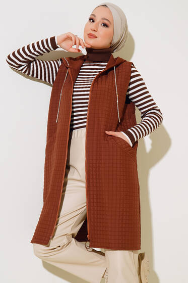 Kapüşonu İp Taşlı Yelek Kahve - Yelek