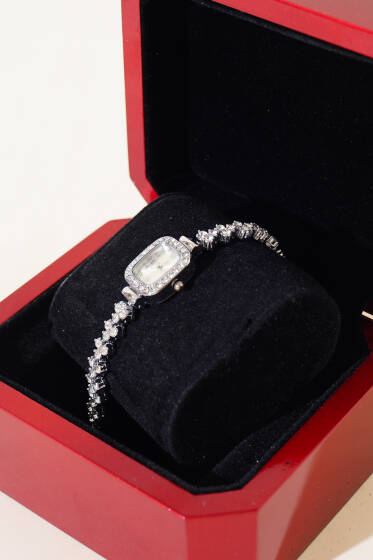 Kare Çerçeveli Taş Kordonlu Kadın Kol Saati Gümüş - Saat