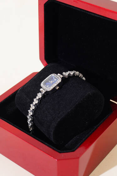 Kare Çerçeveli Taş Kordonlu Kadın Kol Saati Lacivert - Saat