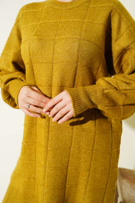 Kare Desenli Yumoş Triko Tunik Yağ Yeşili - Tunik