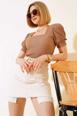 Kare Yaka Bluz Camel - Yılın Fırsatı