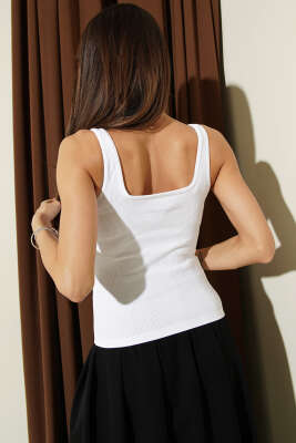 Kare Yaka Kalın Askılı Body Beyaz - Kadın Giyim Modelleri