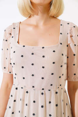 Kare Yaka Mini Çiçekli Tül Elbise Bej - Kadın Giyim Modelleri