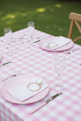 Kareli Masa Örtüsü Pembe - MAHİR HAVLU