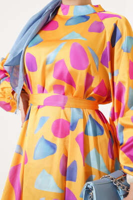 Karışık Desen Kuşaklı Saten Elbise Sarı - Tesettür Elbise