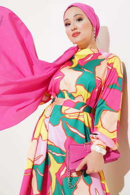 Karışık Desen Kuşaklı Saten Elbise Yeşil Fuşya - Tesettür Elbise