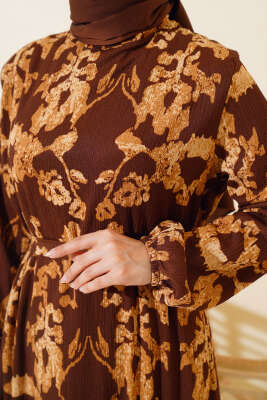 Karışık Desenli Kuşaklı Bürümcük Elbise Kahve - Tesettür Elbise