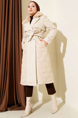 Kaşe Detaylı Yaka Kürklü Kapitone Mont Bej - MUSTİ