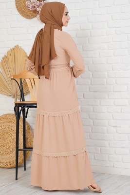 Katları Dantel İşlemeli Camel Elbise - Tesettür Elbise